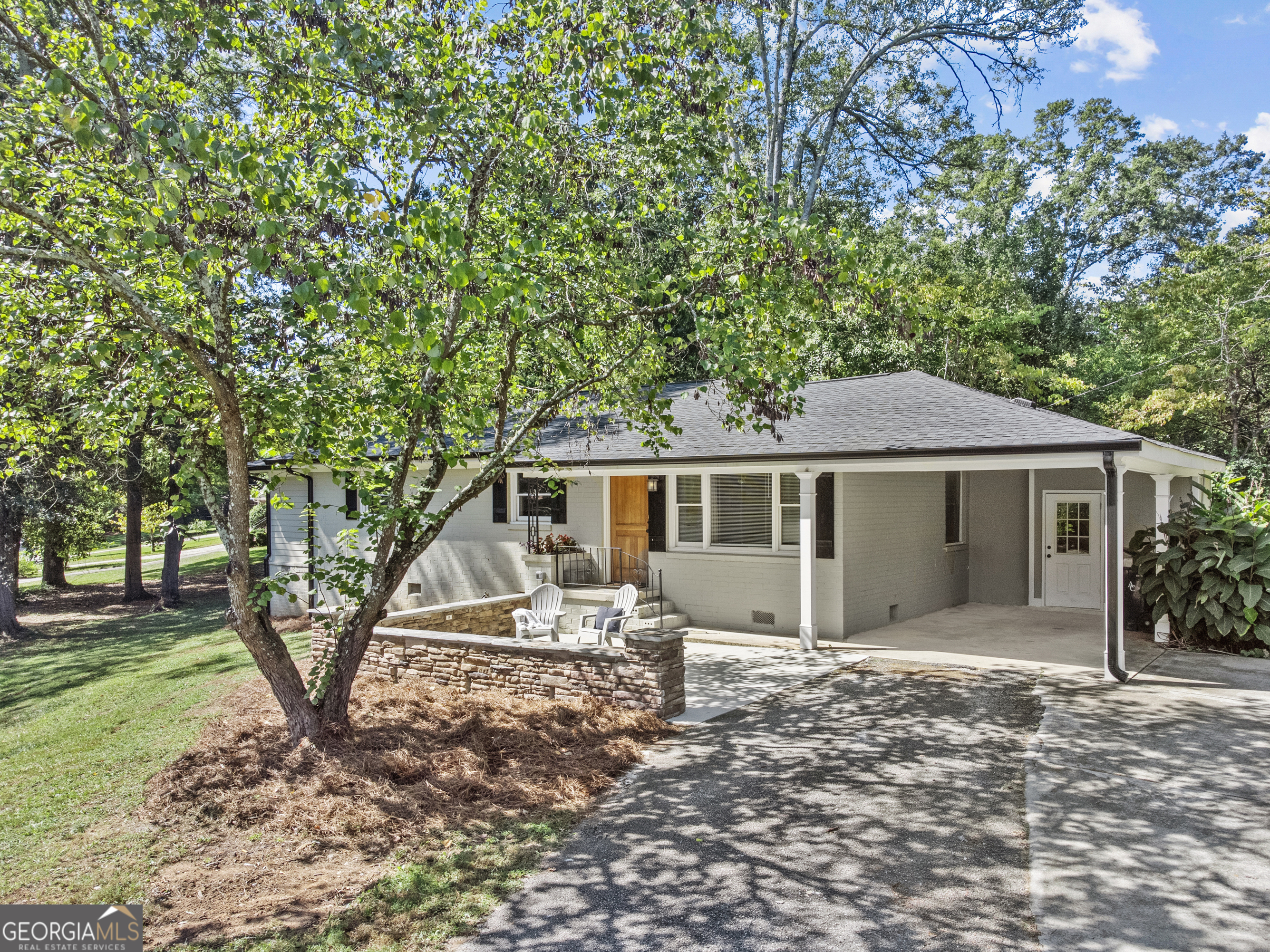 Property Photo:  195 Sylvan Road  GA 30606 