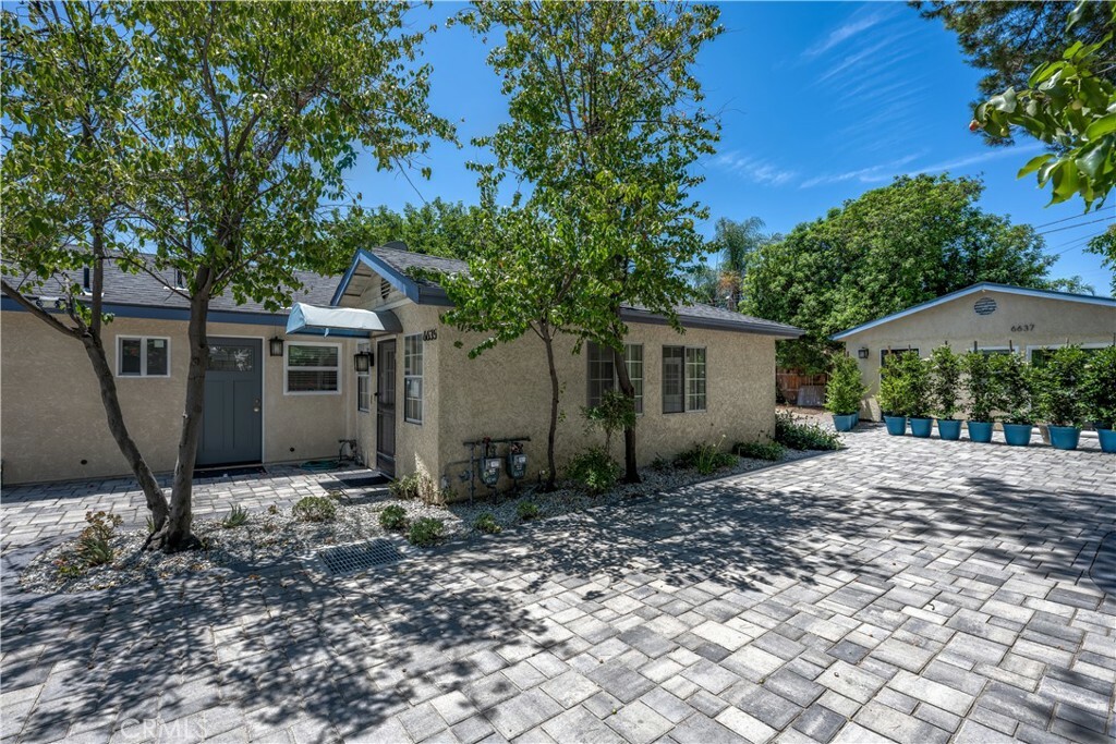 Property Photo:  6637 Radford Avenue  CA 91606 