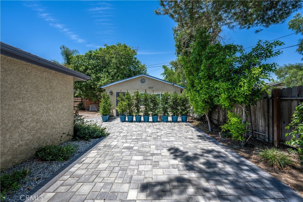 Property Photo:  6637 Radford Avenue  CA 91606 