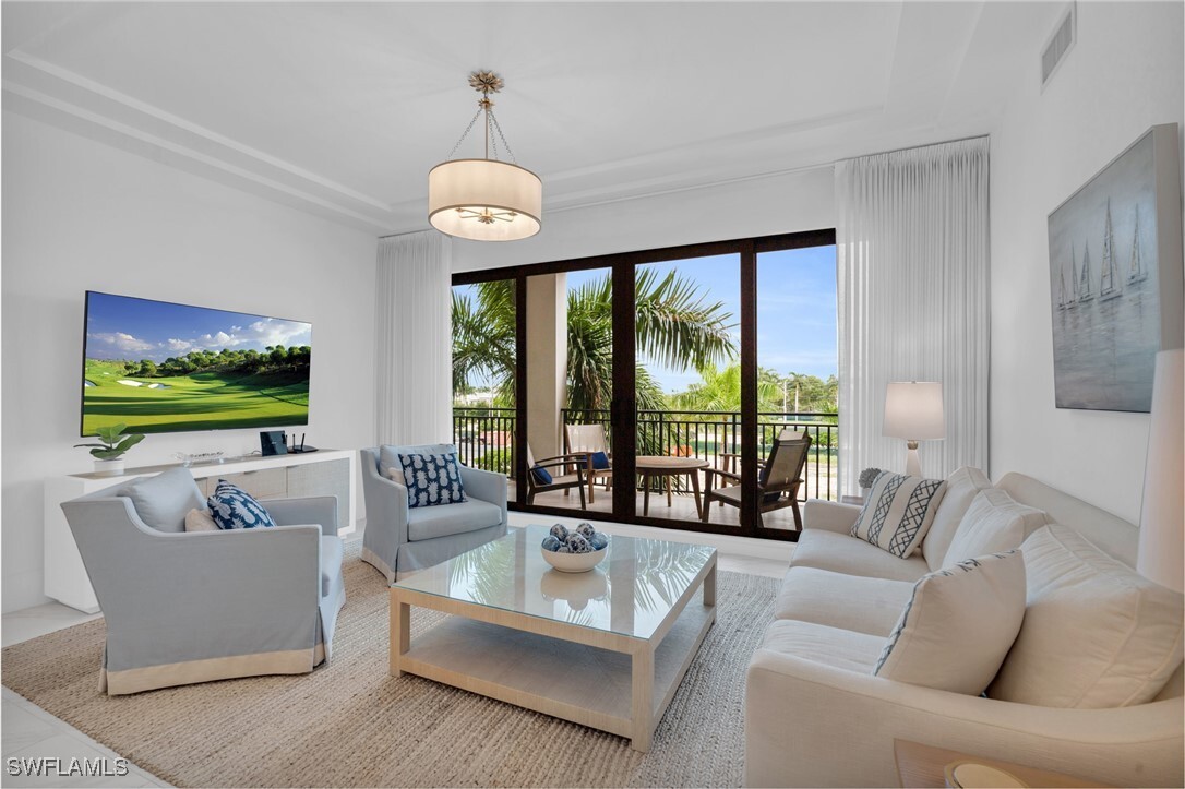 Property Photo: 1135 3rd Avenue S 315 FL 34102