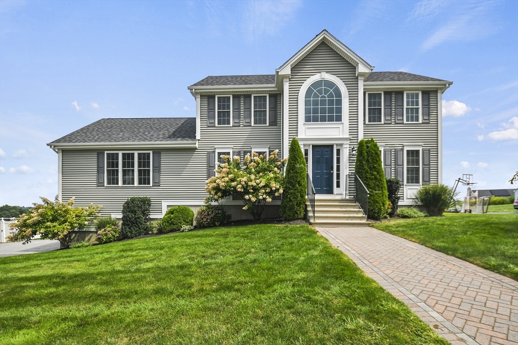 Property Photo:  29 Briarcliff Drive  MA 01501 