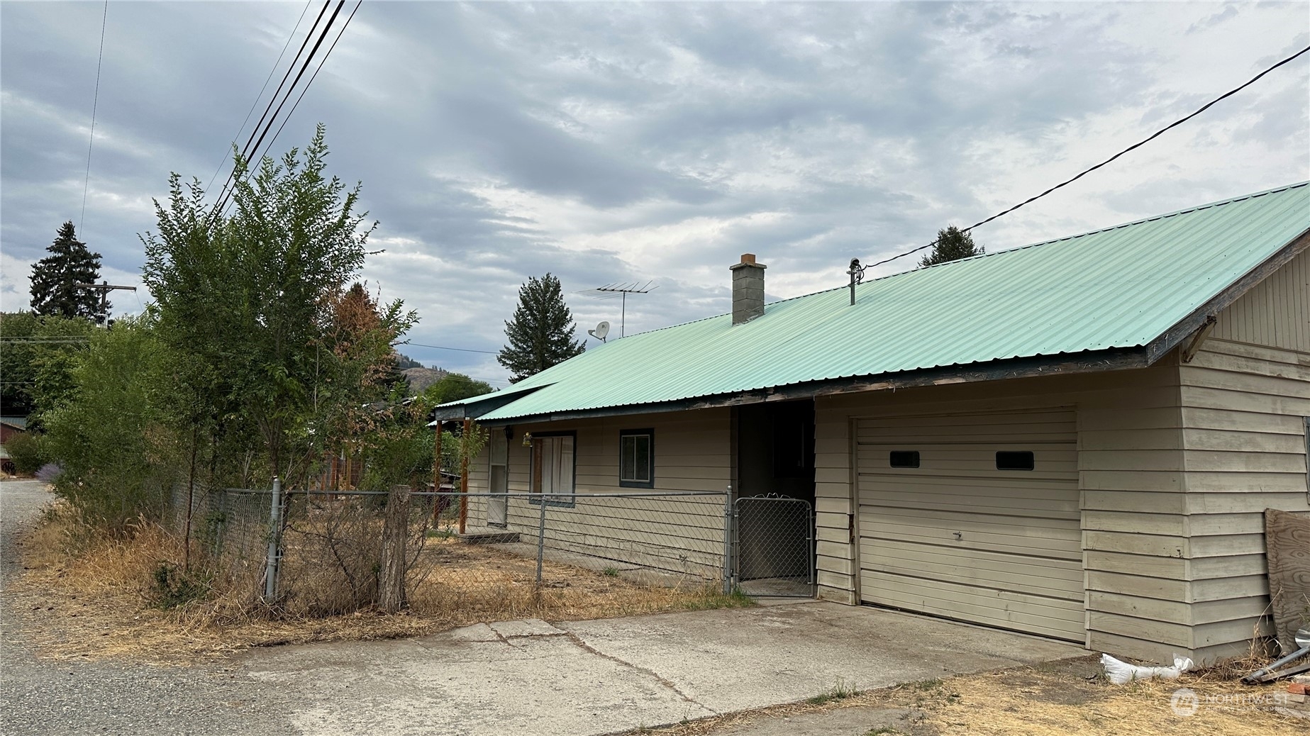 Property Photo:  1116 Hughes Lane  WA 98856 