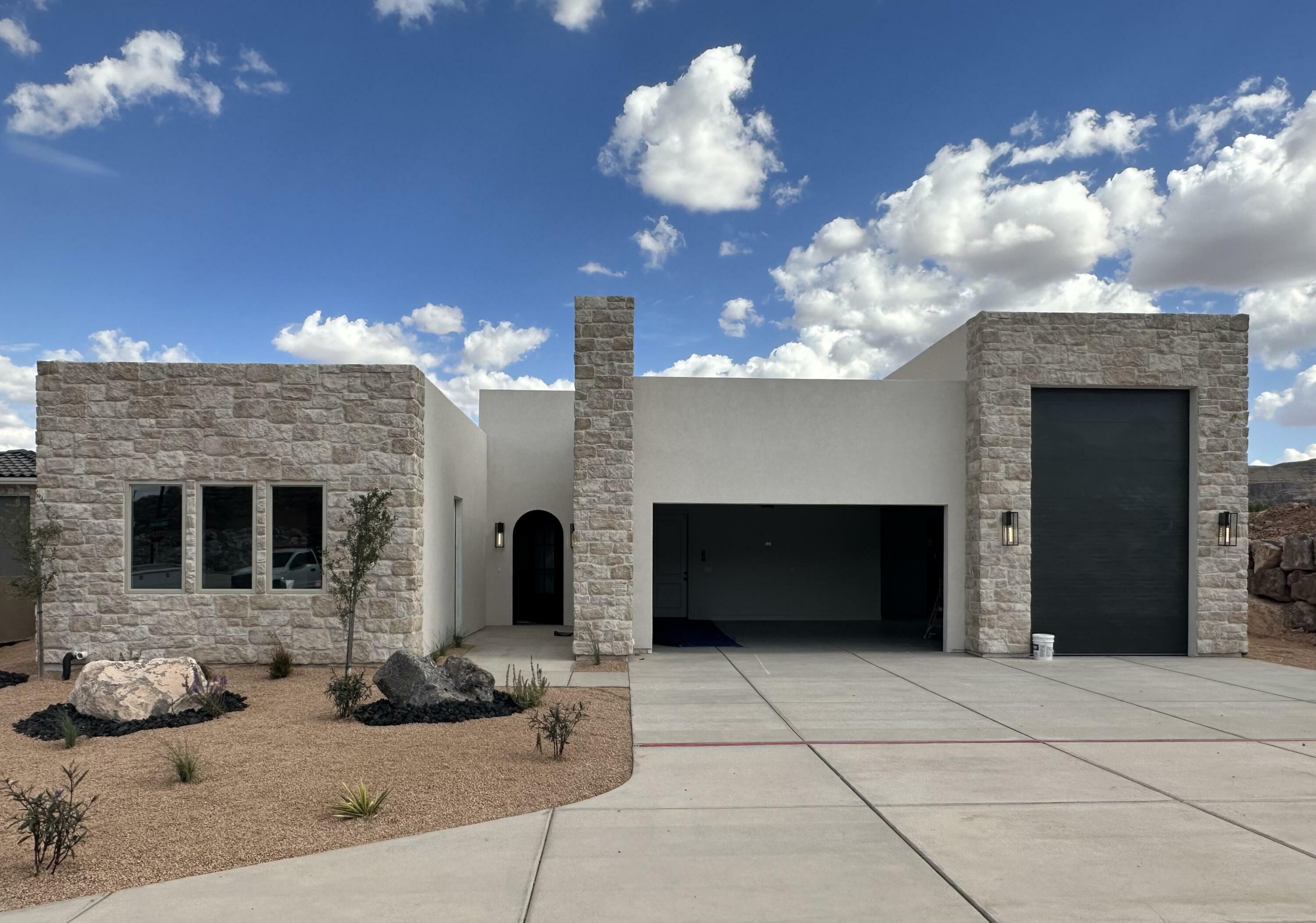 Property Photo:  751 S Mountain Vw Dr  UT 84737 