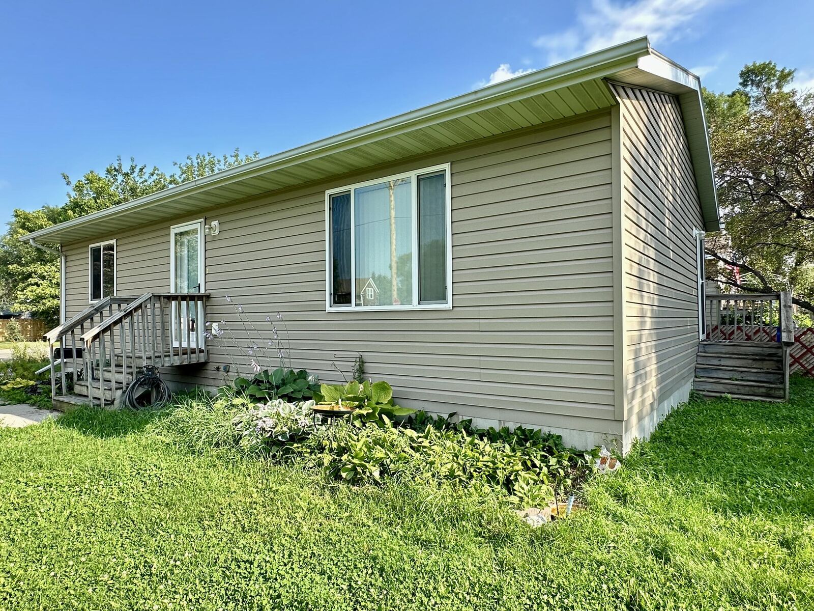 Property Photo: 319 N 2nd St SD 57401