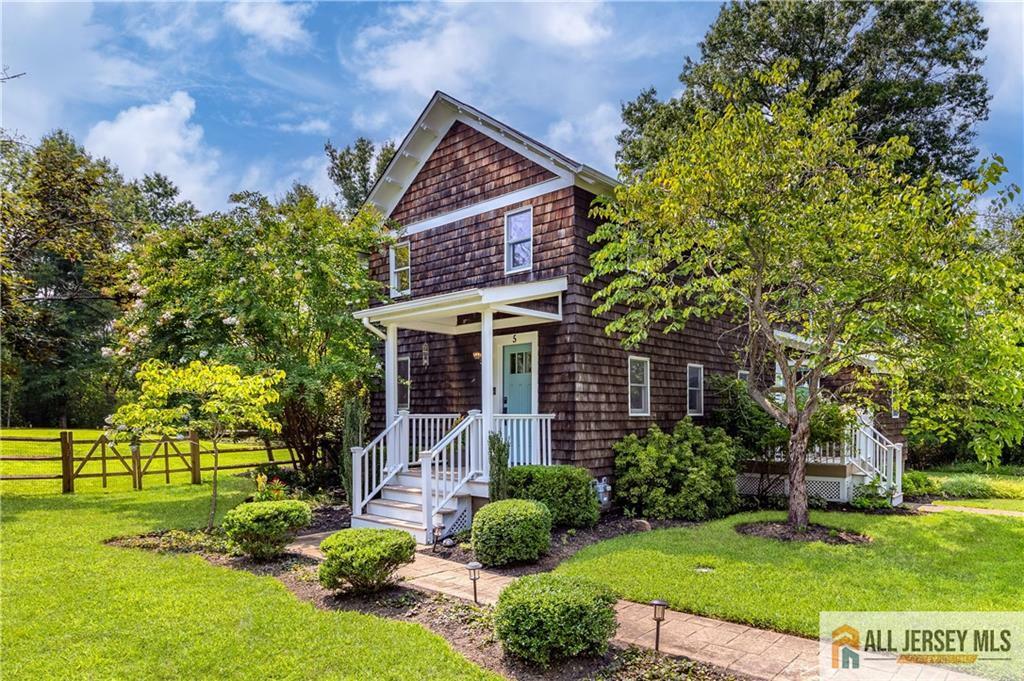 Property Photo:  5 Old Nursery Lane  NJ 08540 