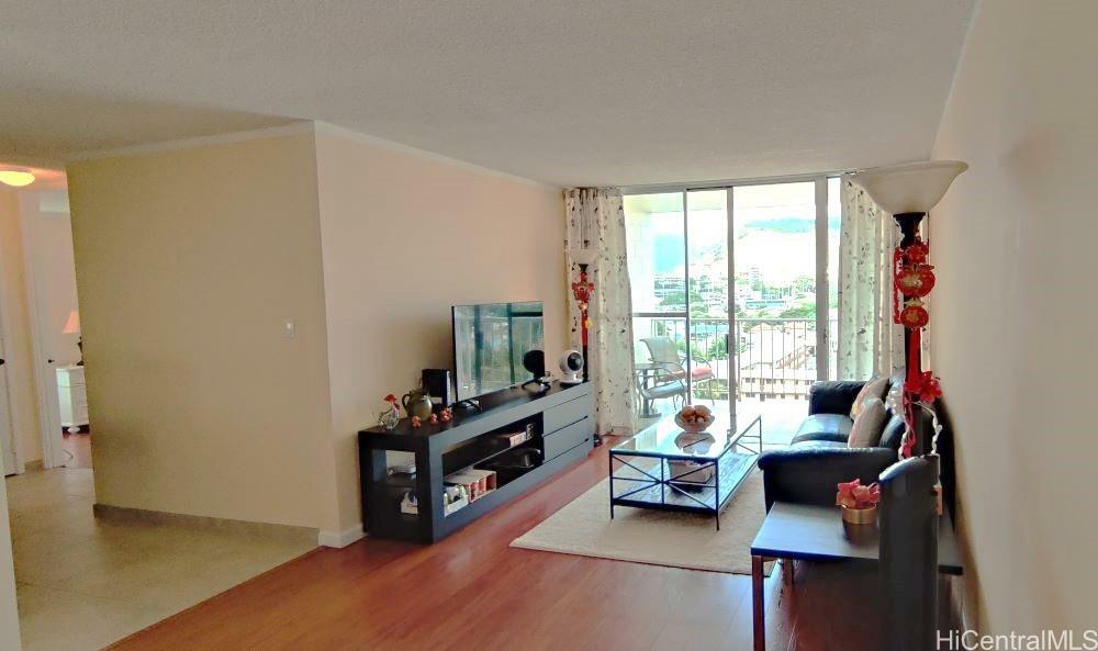 Property Photo:  2714 Kahoaloha Lane 1004  HI 96826 