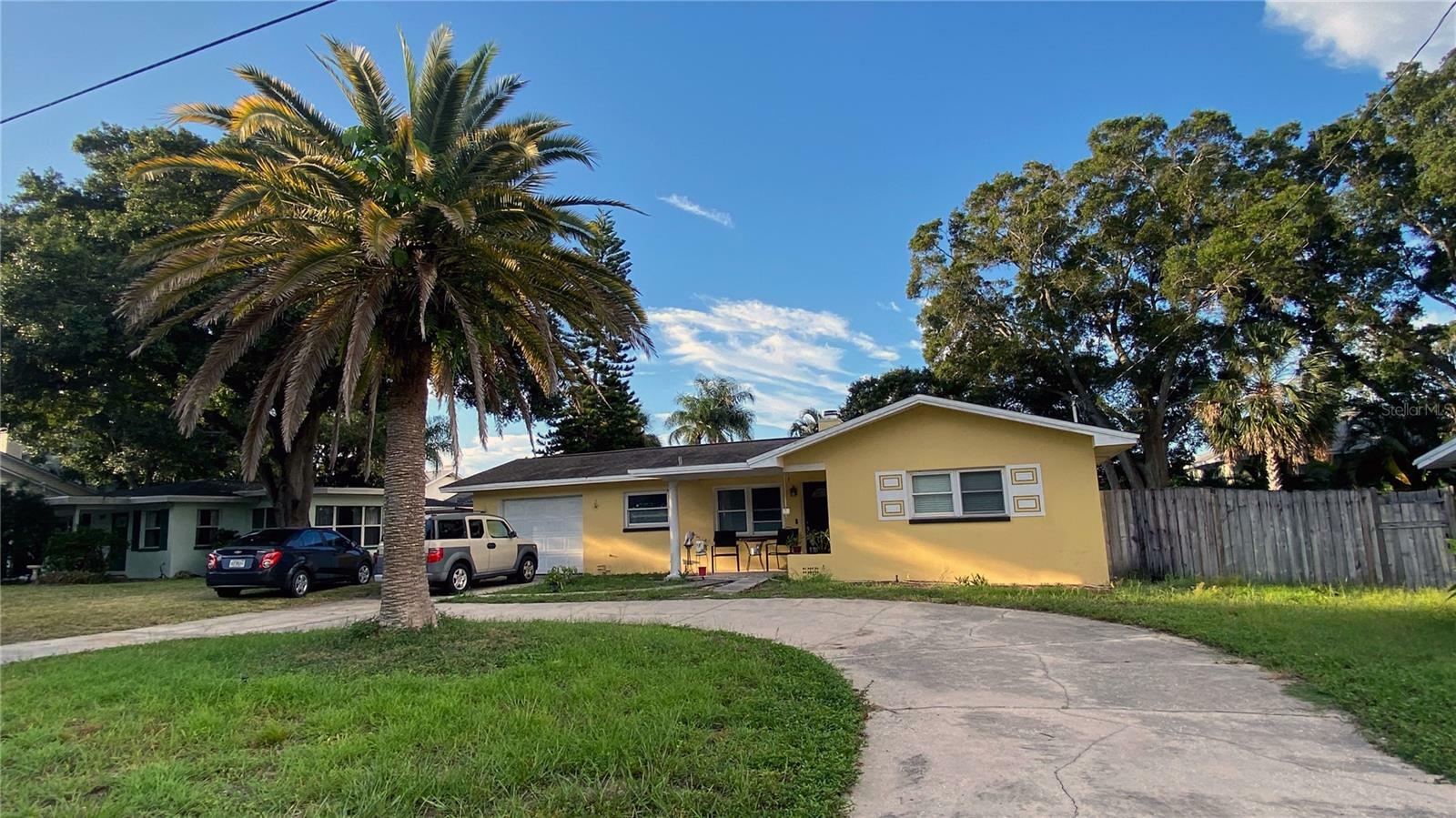 Property Photo:  305 Ridge Road  FL 34683 