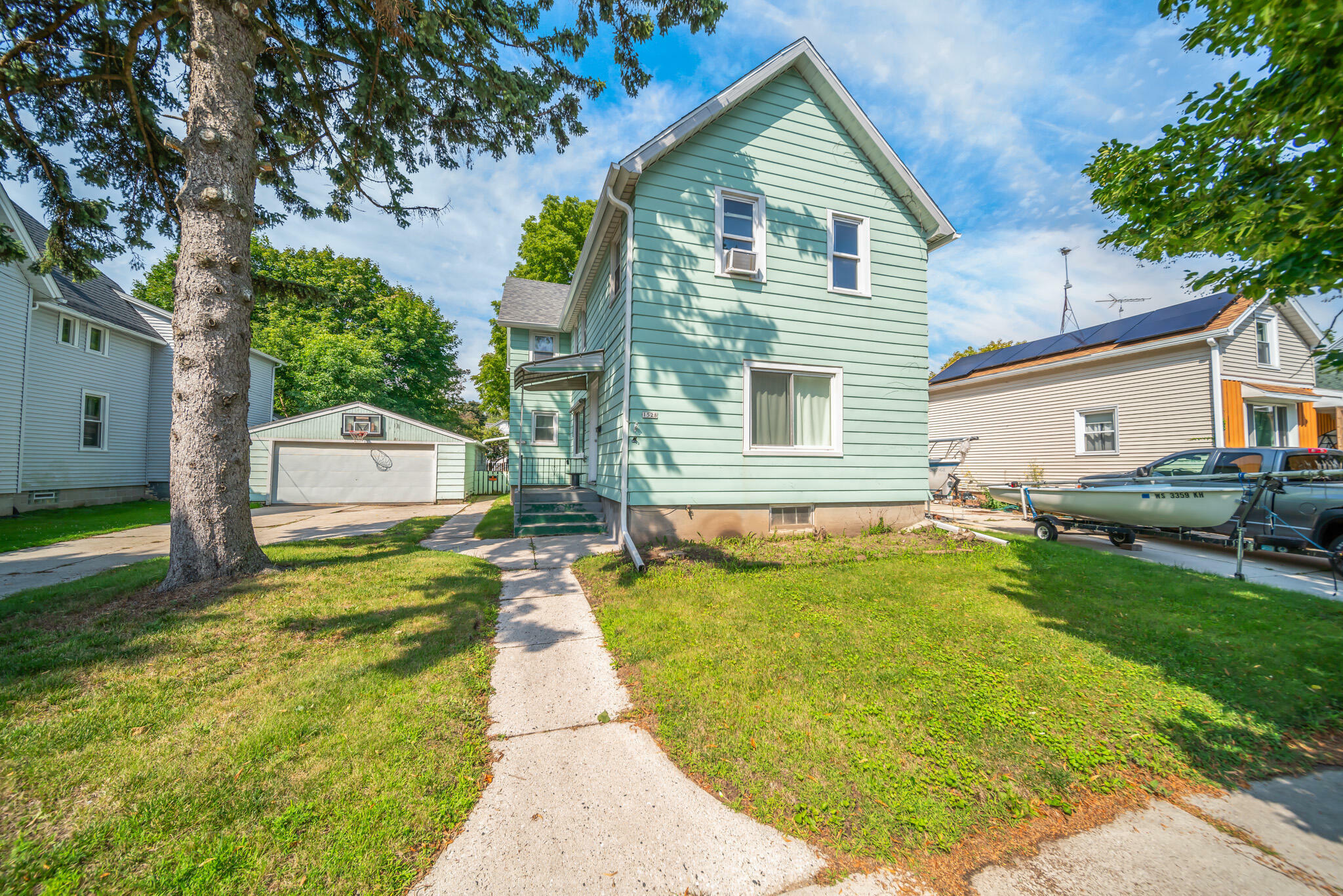 Property Photo: 1528 N 11th St WI 53081