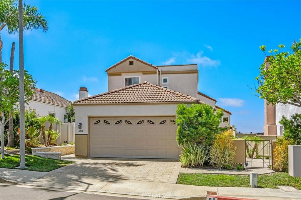 Property Photo:  618 Via Espiritu  CA 92672 