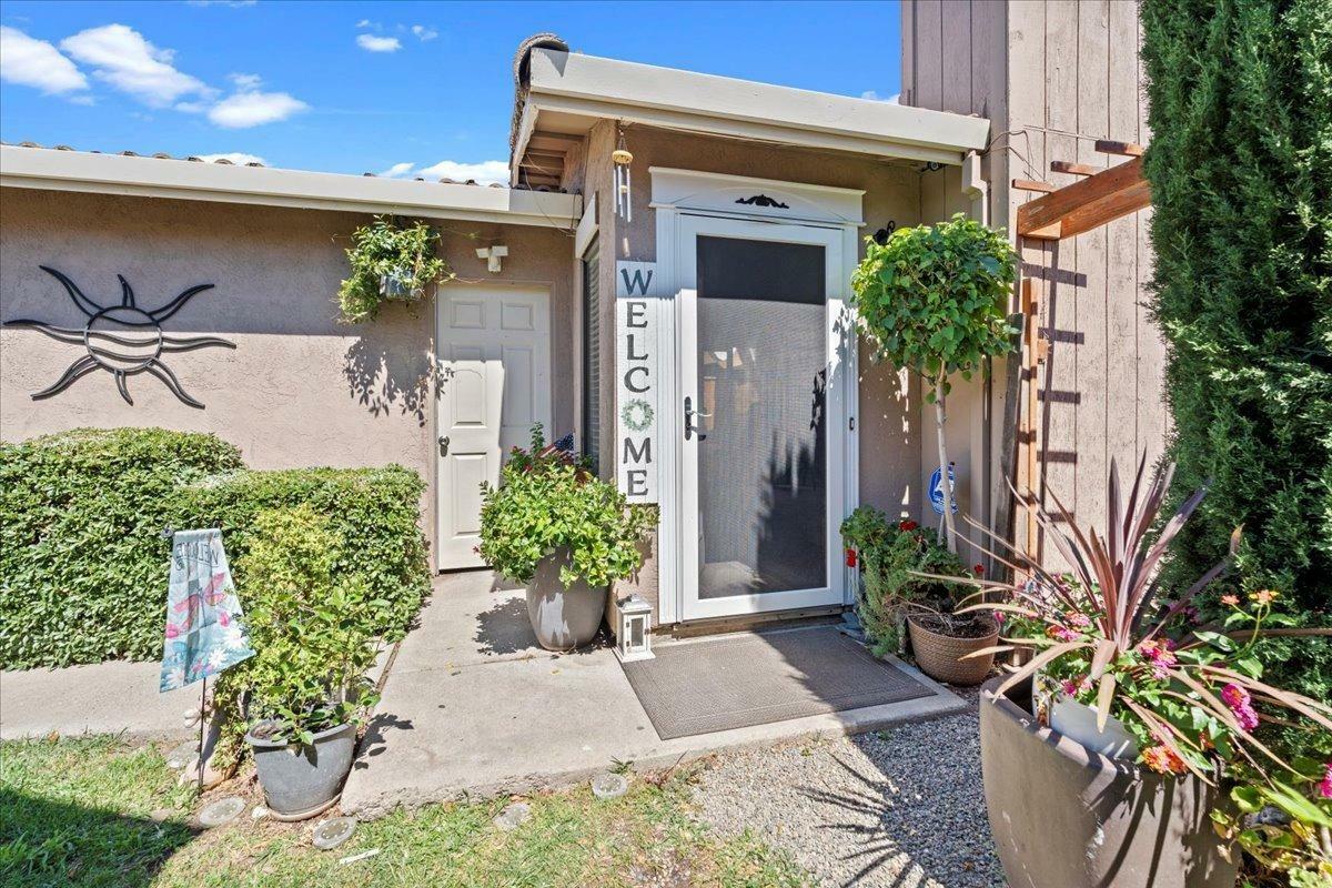 Property Photo:  8914 Fox Creek Dr  CA 95210 