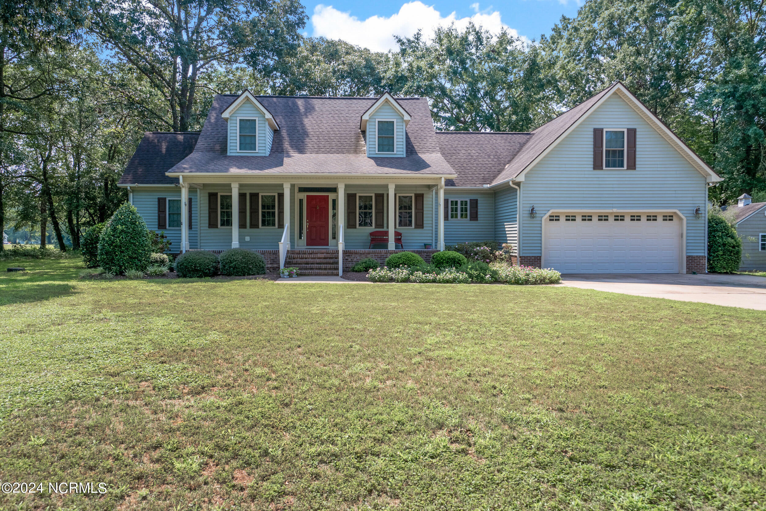 Property Photo:  104 Lake Wood Drive  NC 27932 