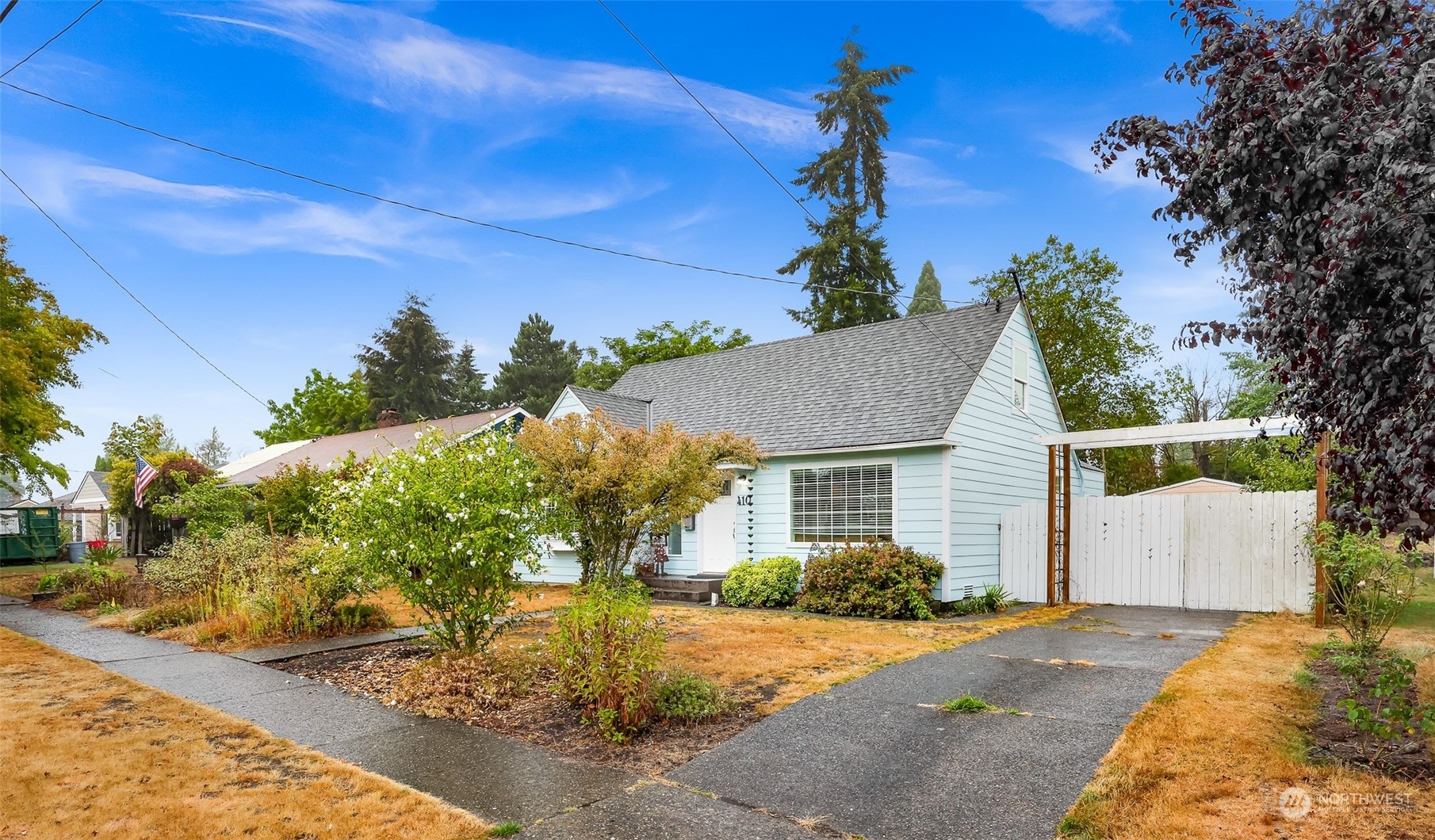 Property Photo: 410 SW 139th Street WA 98166