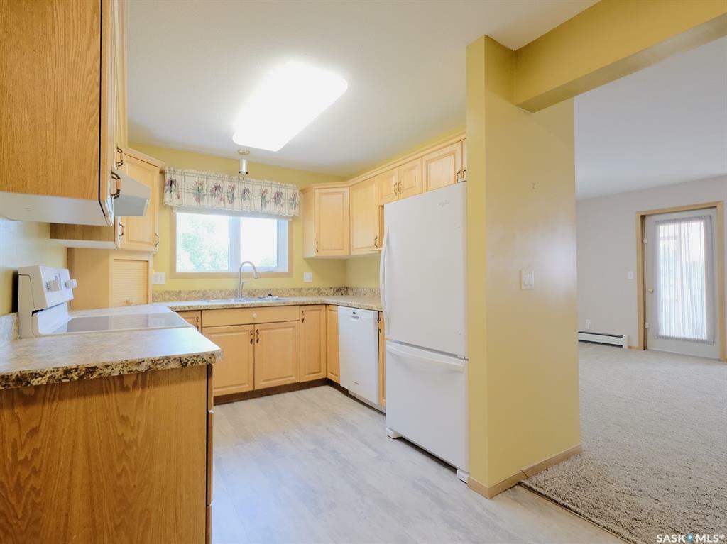 Property Photo:  212 3rd Avenue E 202  SK S0L 2V0 