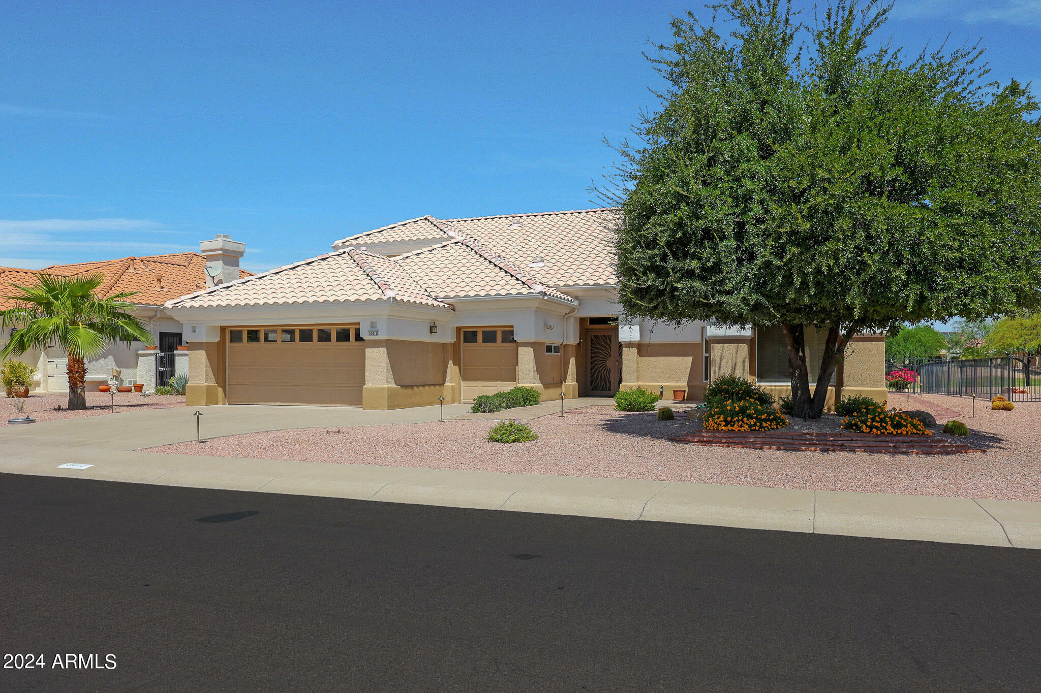 Property Photo:  13812 W Parada Drive  AZ 85375 