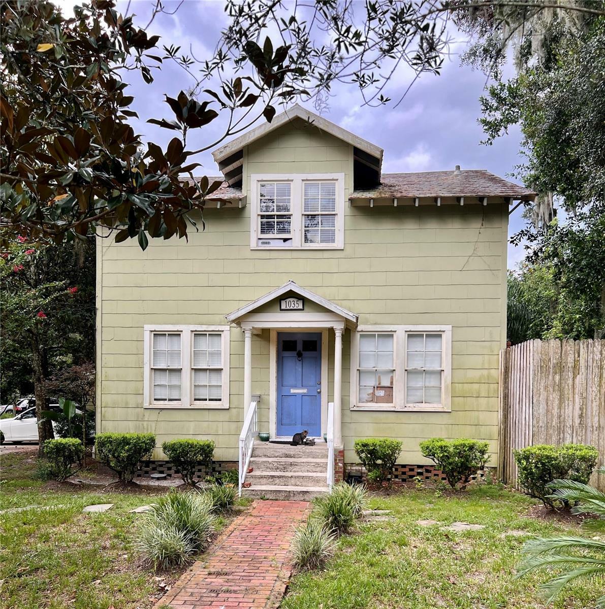 Property Photo:  1035 NE 3rd Avenue  FL 32601 