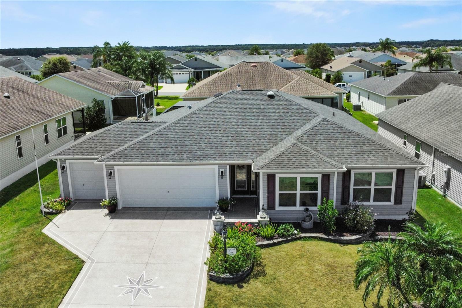 Property Photo: 736 Jones Lane FL 32163