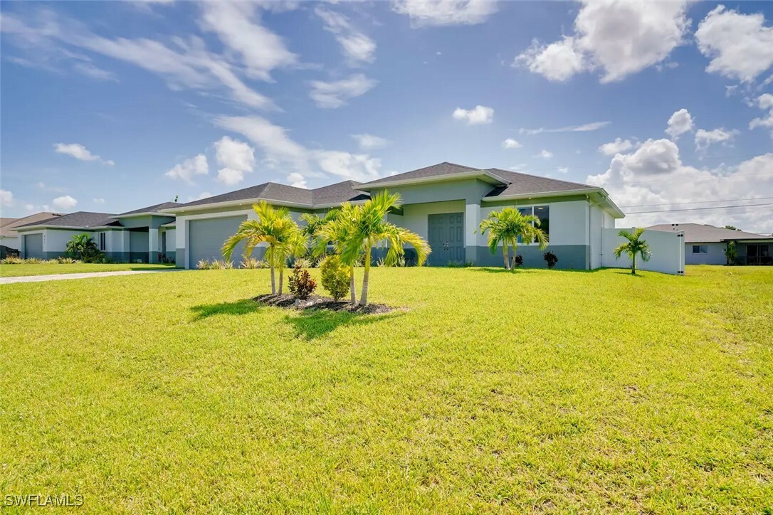 Property Photo:  837 NE 7th Place  FL 33909 