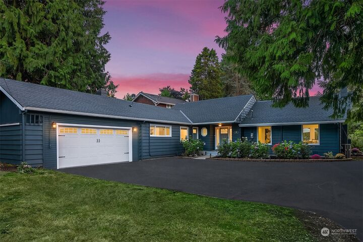 Property Photo:  2137 N 128th St  WA 98133 