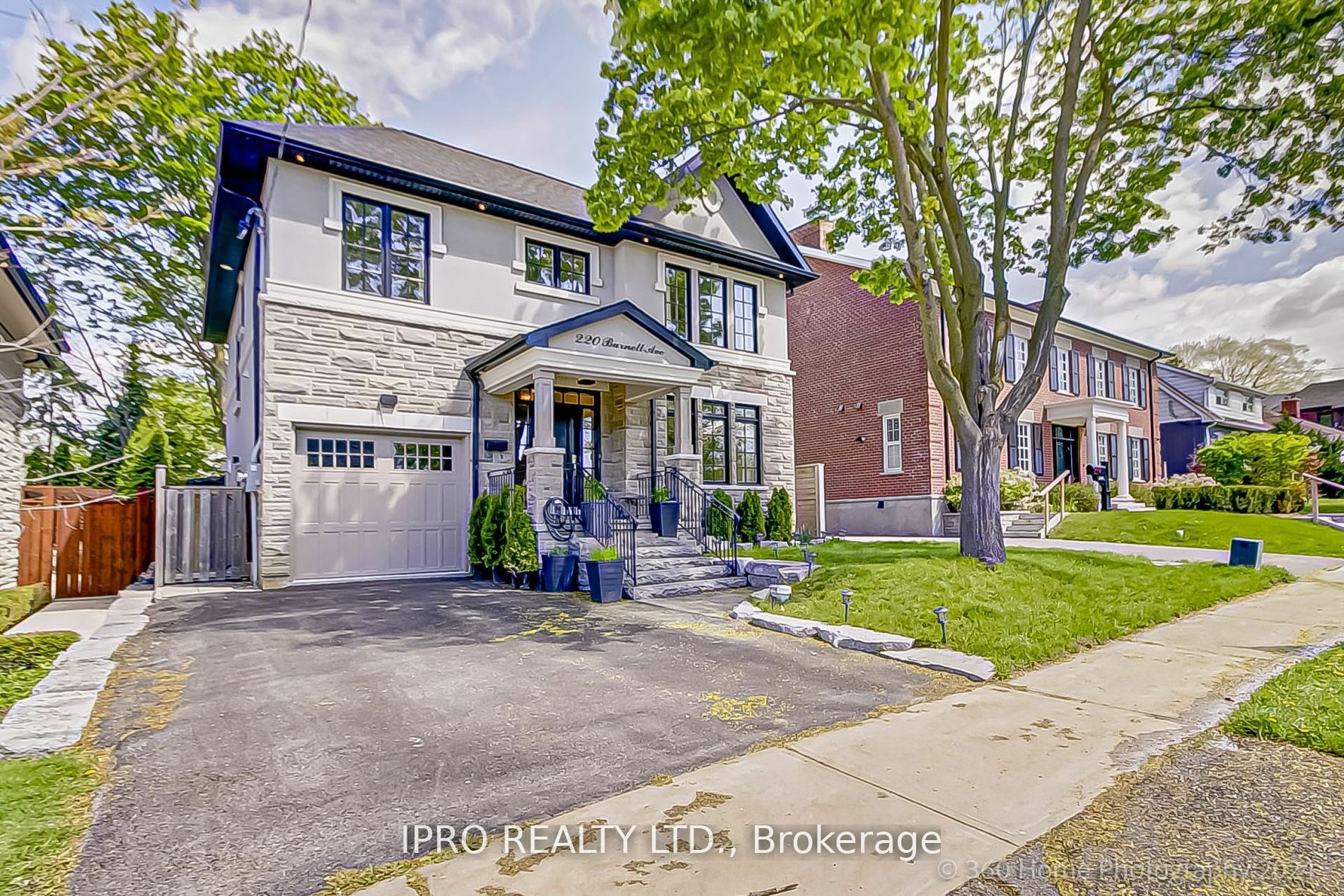 Property Photo:  220 Burnett Ave  ON M2N 1V8 