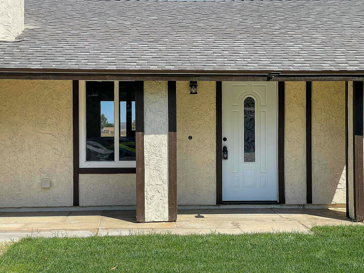 Property Photo: 16243 Valeport Avenue CA 93535