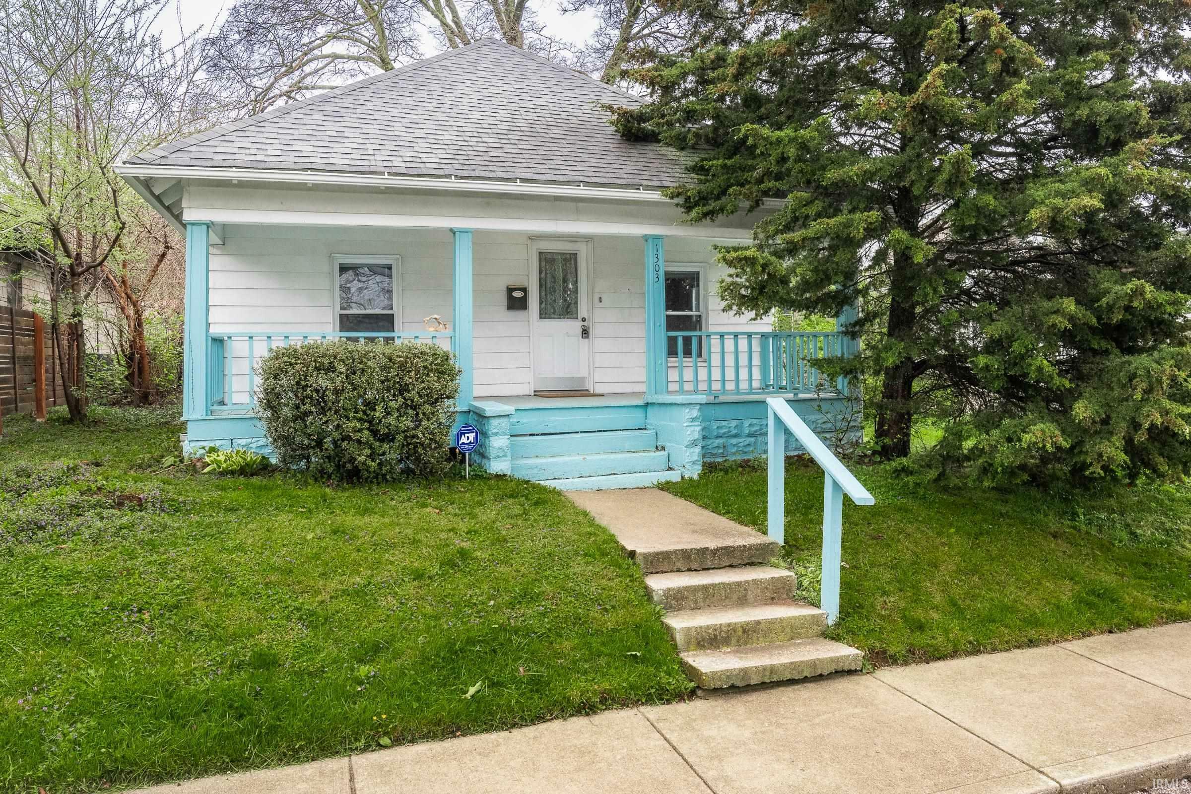 Property Photo:  1303 S Washington Street  IN 47401 