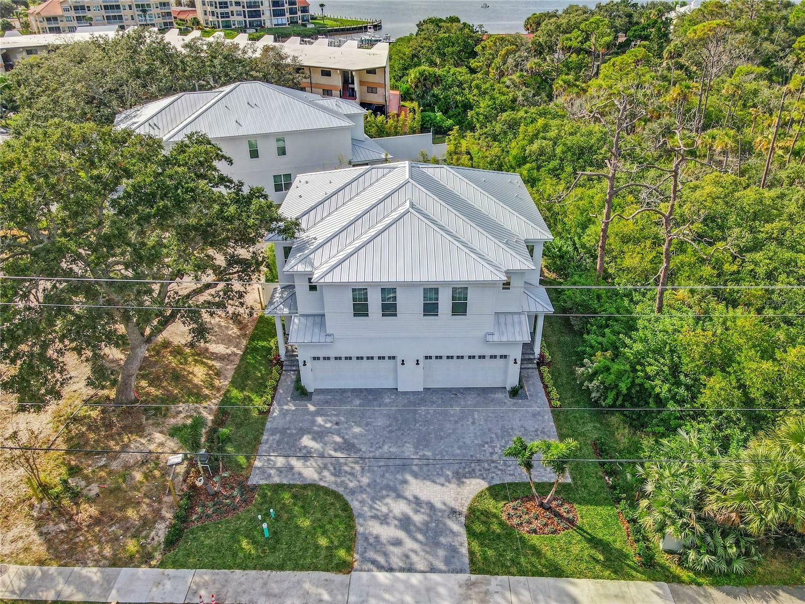 Property Photo:  512/514 S Peninsula Avenue  FL 32169 