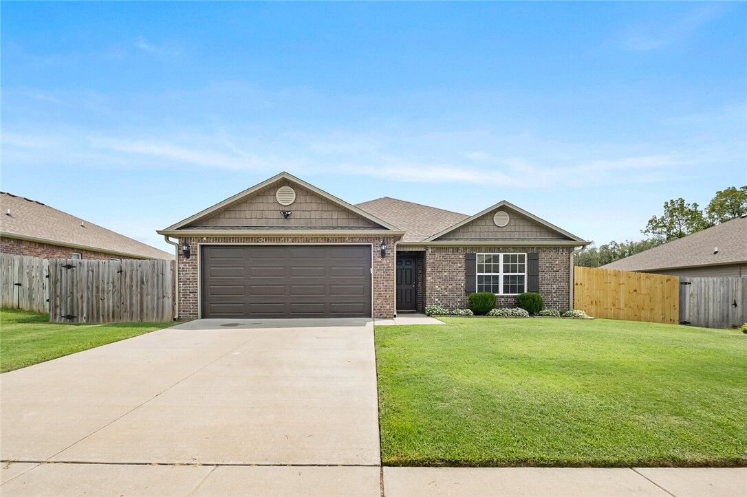 Property Photo: 313 Woodcreek Street AR 72745