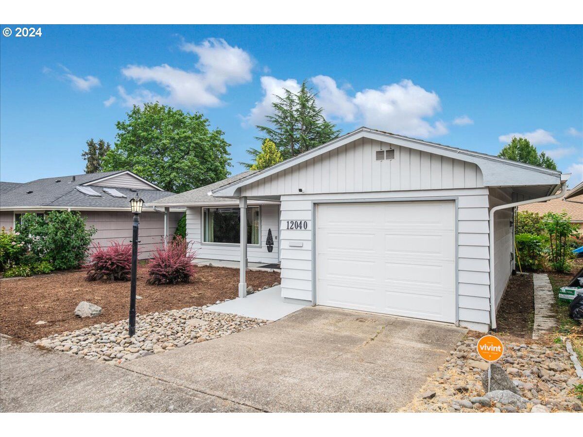 Property Photo:  12040 SW King George Dr  OR 97224 