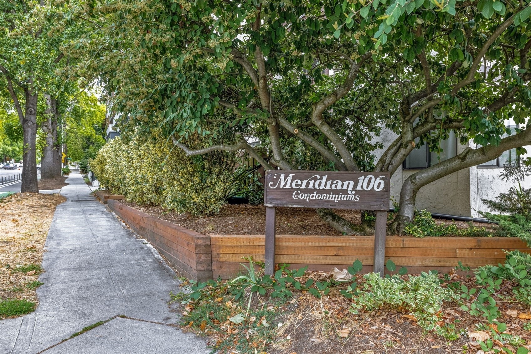 Property Photo:  2100 N 106th Street 202  WA 98133 