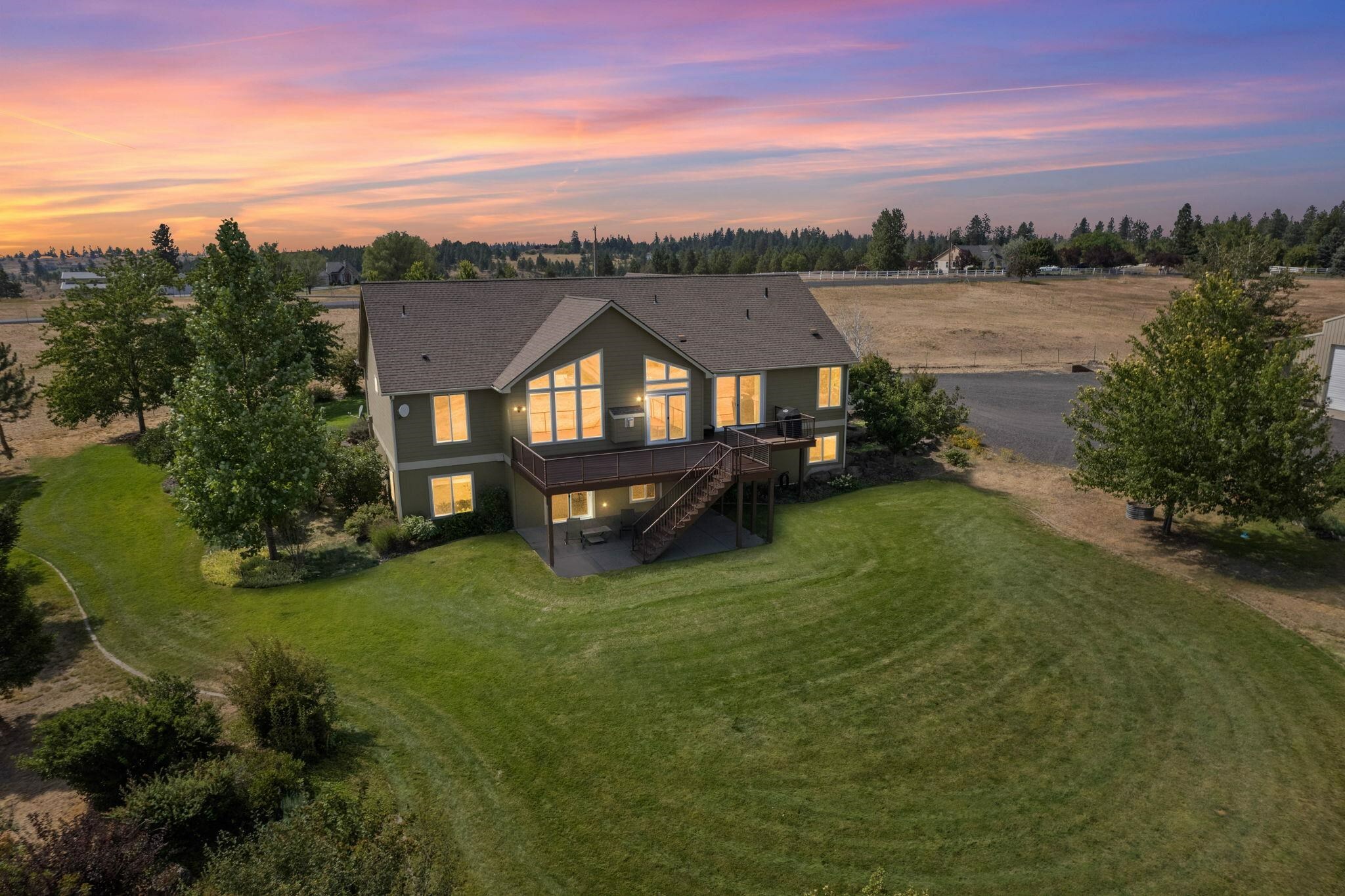 Property Photo:  7318 N Prairie Crest Rd  WA 99224 