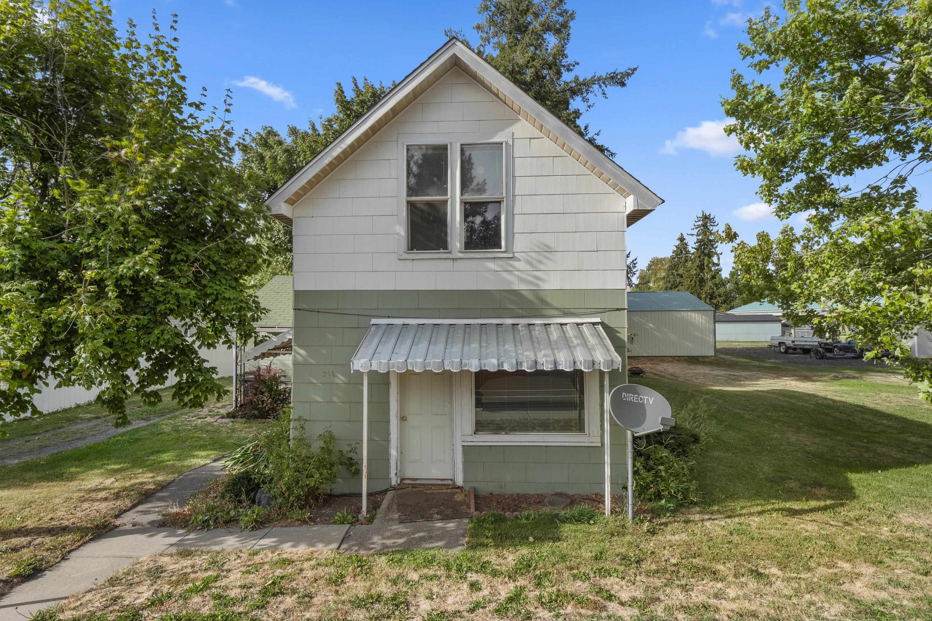 Property Photo:  311 E Lake St  WA 99022 