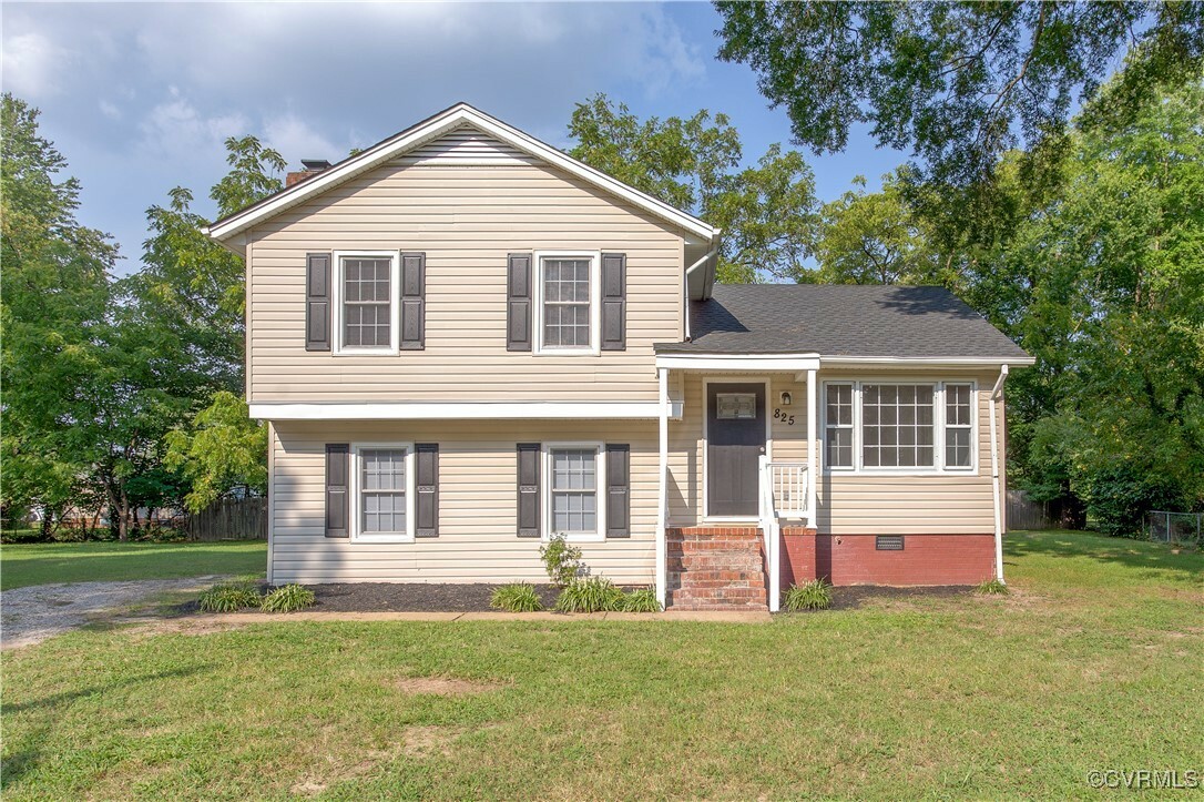 Property Photo:  825 Goodwood Court  VA 23225 