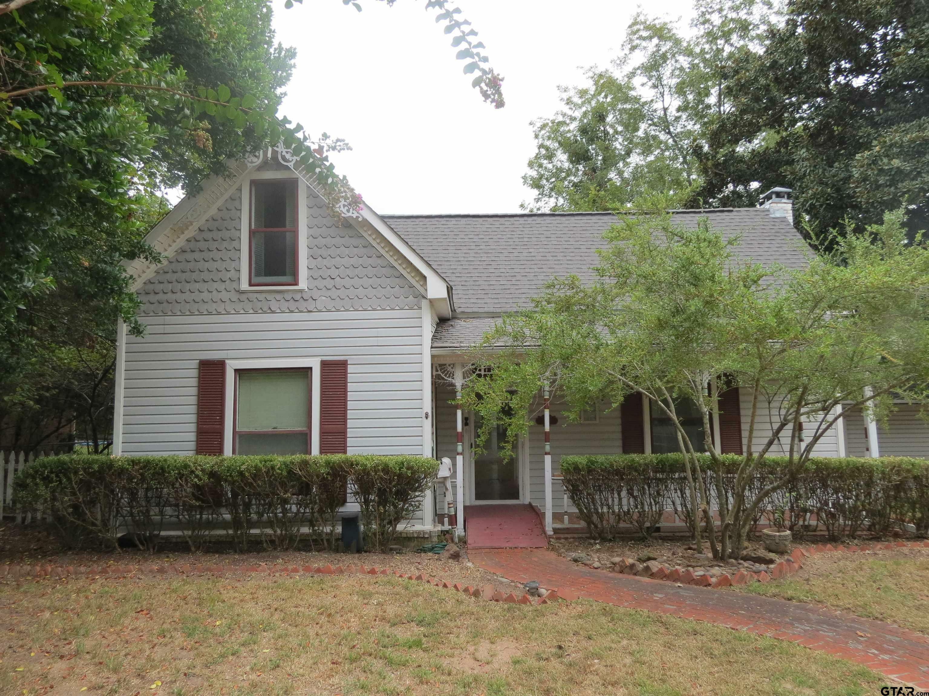 Property Photo:  504 N Newsome  TX 75773 