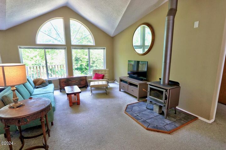 Property Photo:  5326 N Beaver Creek Road  OR 97376 