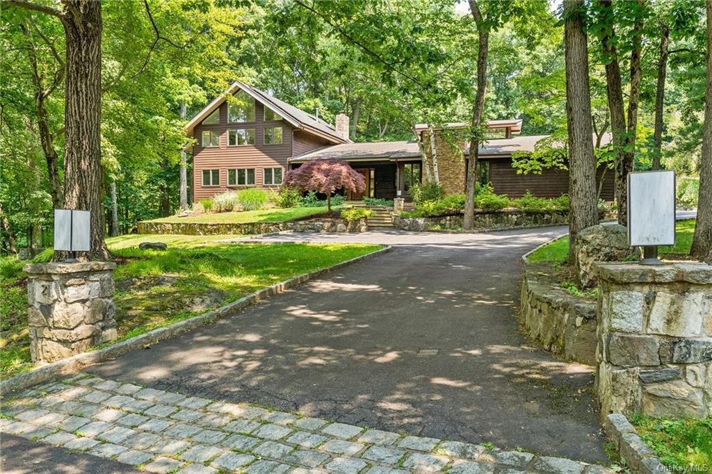 Property Photo: 21 Cottonwood Lane NY 10510