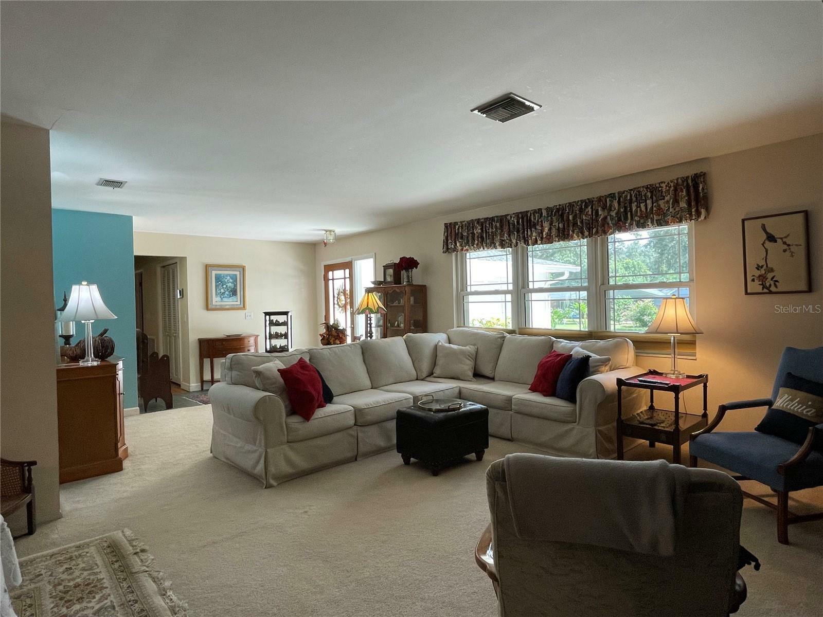 Property Photo:  506 Nantucket Drive  FL 33617 