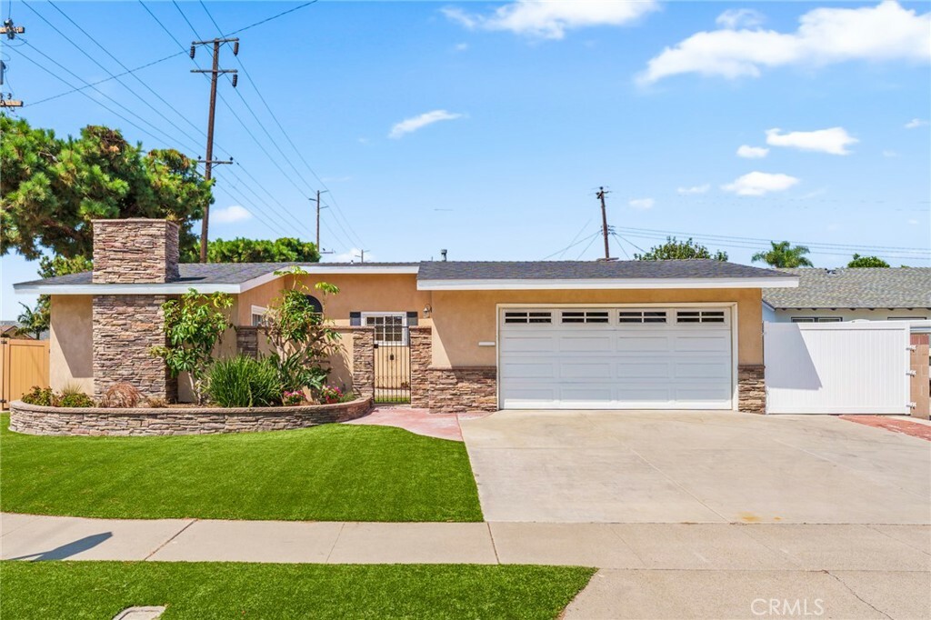 15471 Salisbury Lane  Huntington Beach CA 92647 photo