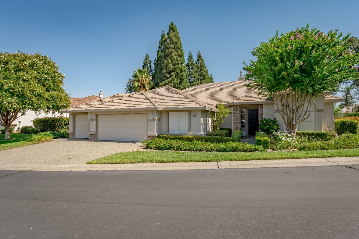 Property Photo: 1134 Sinclair Way CA 95747
