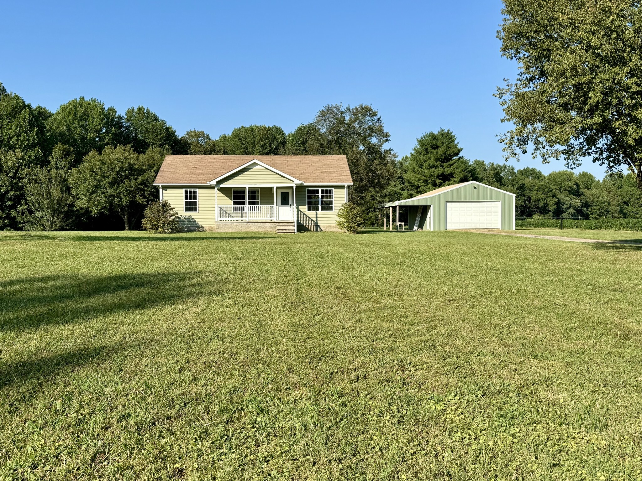 Property Photo:  167 Robinson Ln  TN 37186 