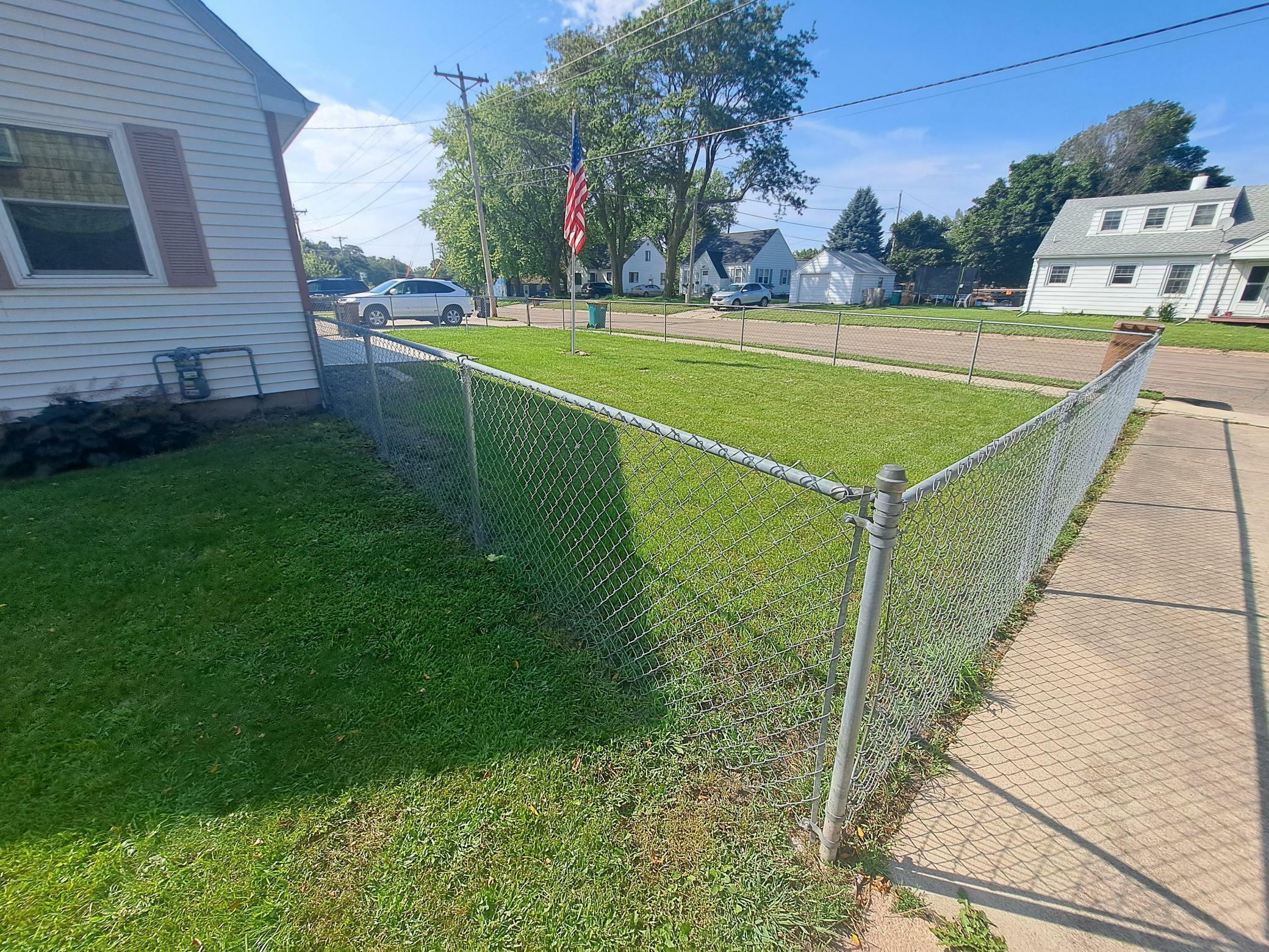 Property Photo:  1521 W Clark Street  MN 56007 