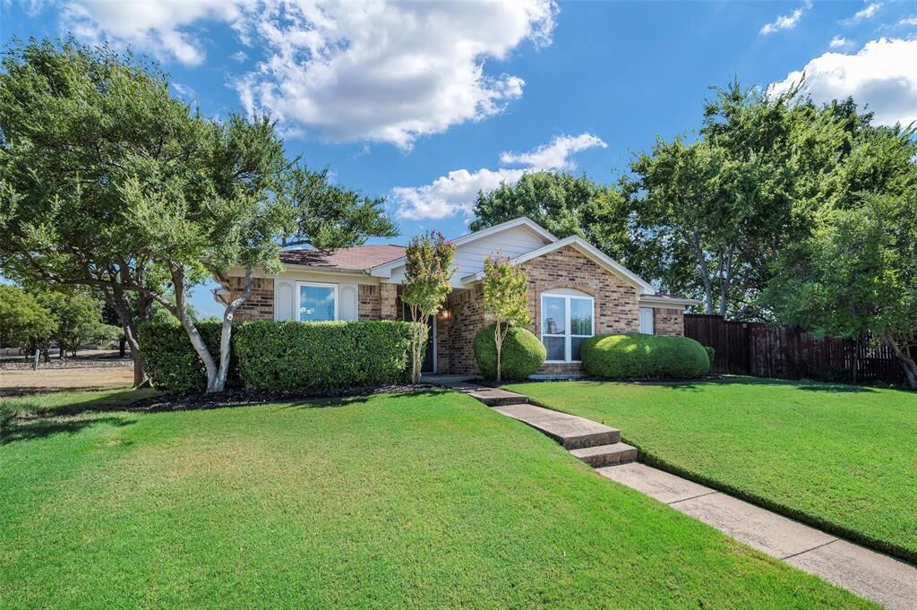 Property Photo:  2716 Mill Trace  TX 75007 