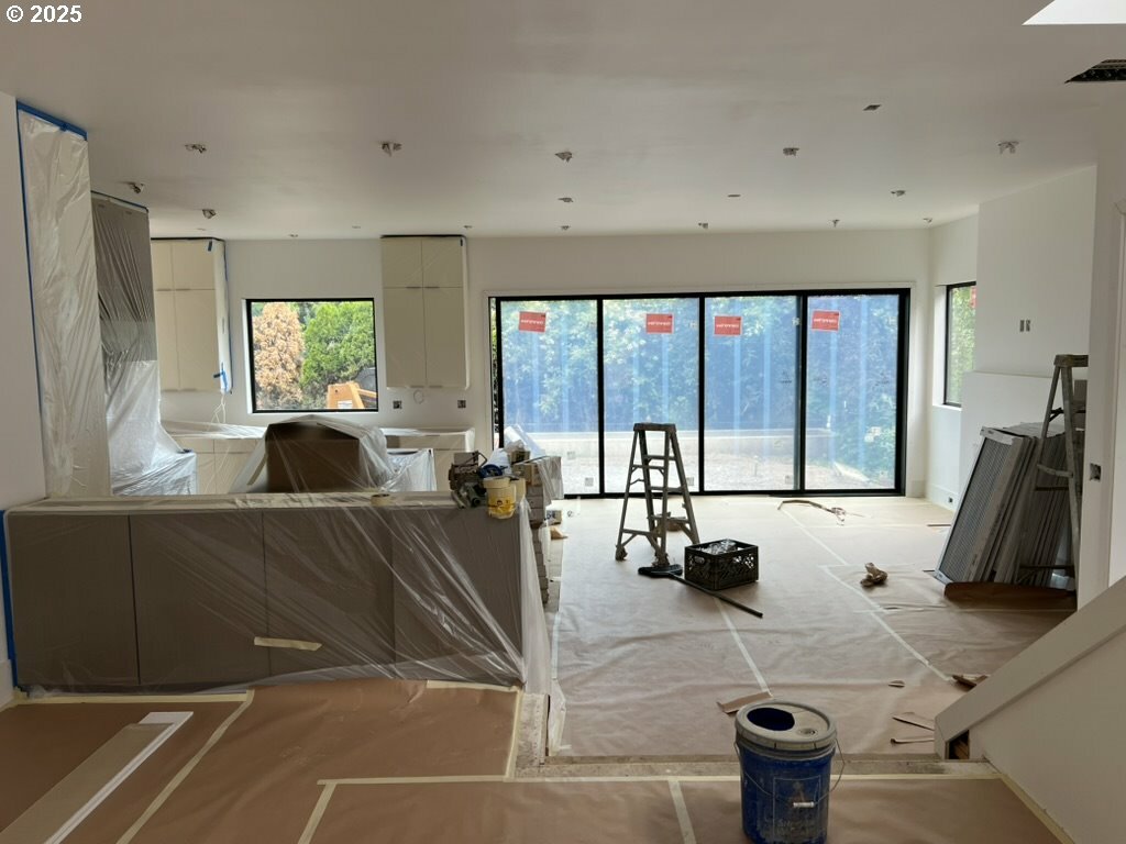 Property Photo: 1225 Spruce St OR 97034