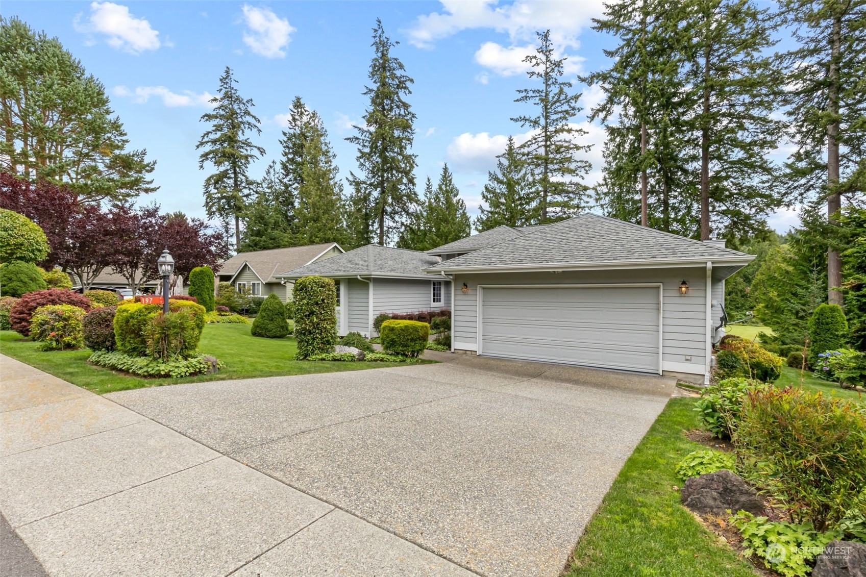 Property Photo:  197 Greenview Lane  WA 98365 