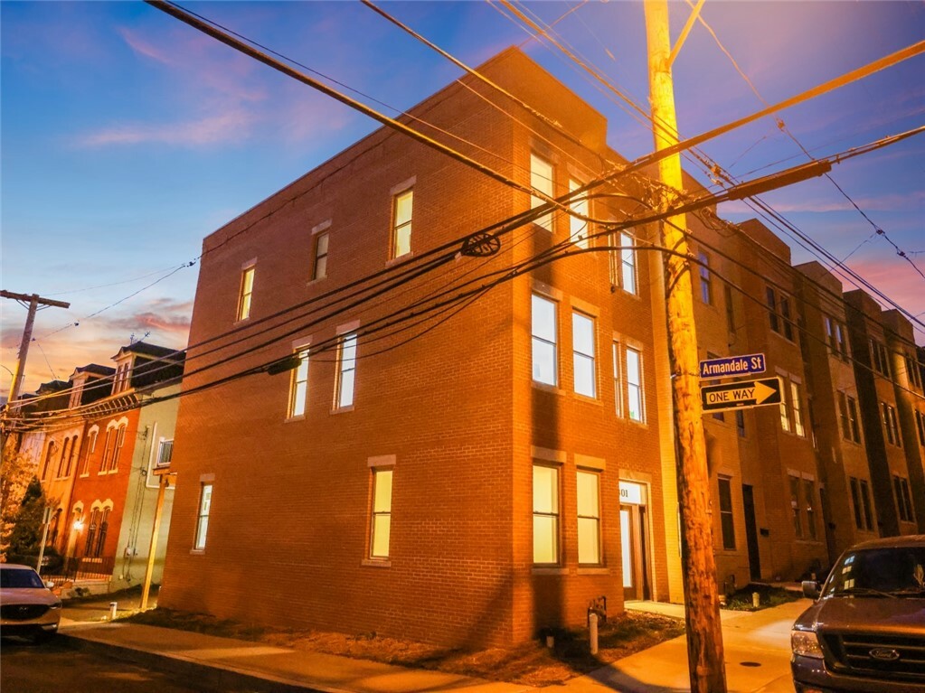 Property Photo: 1601 Buena Vista Street PA 15212