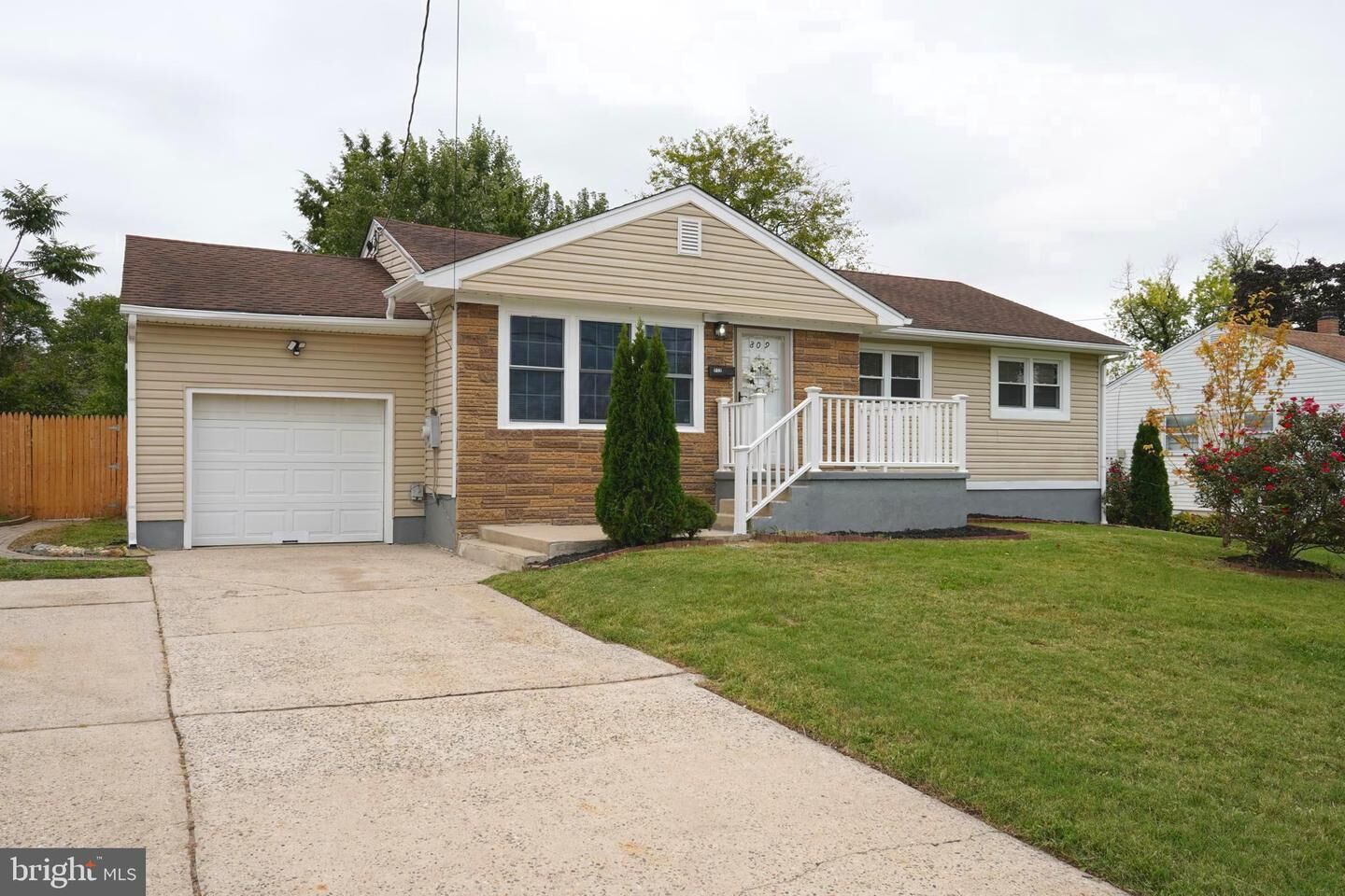 Property Photo:  809 Holly Lane  NJ 08060 