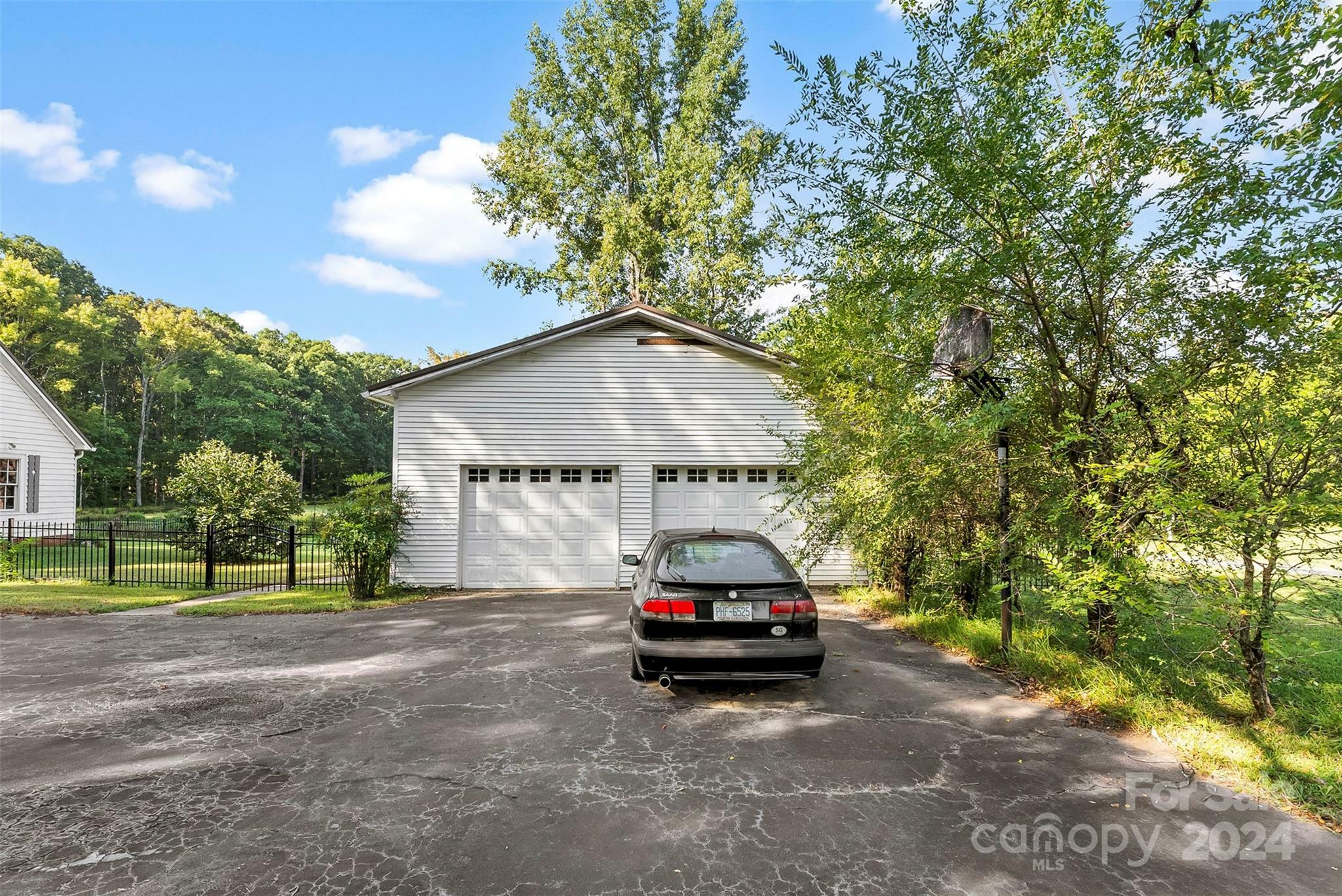 Property Photo:  1215 Oakdale Road  NC 28216 