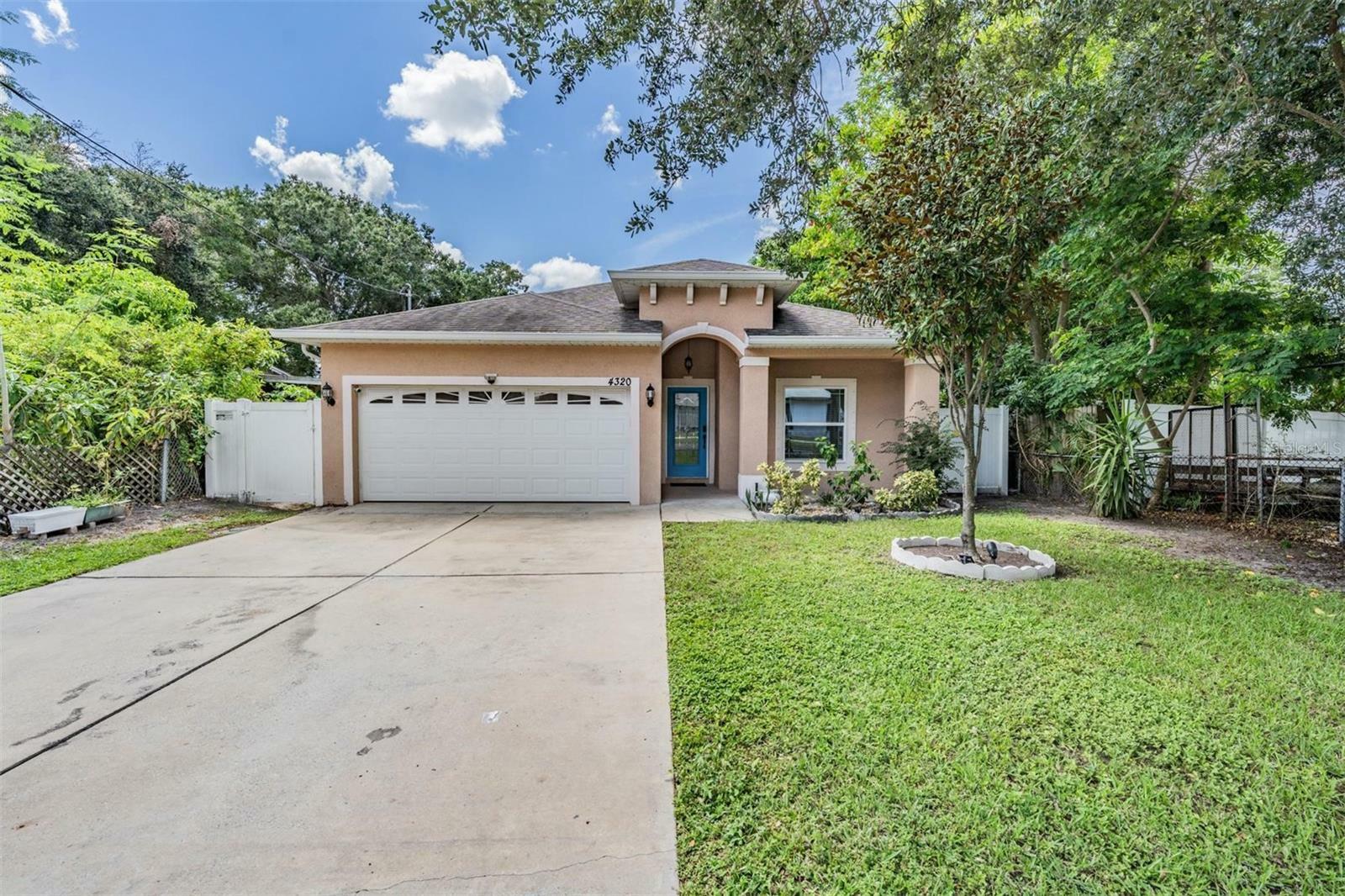 Property Photo:  4320 W Laurel Street  FL 33607 