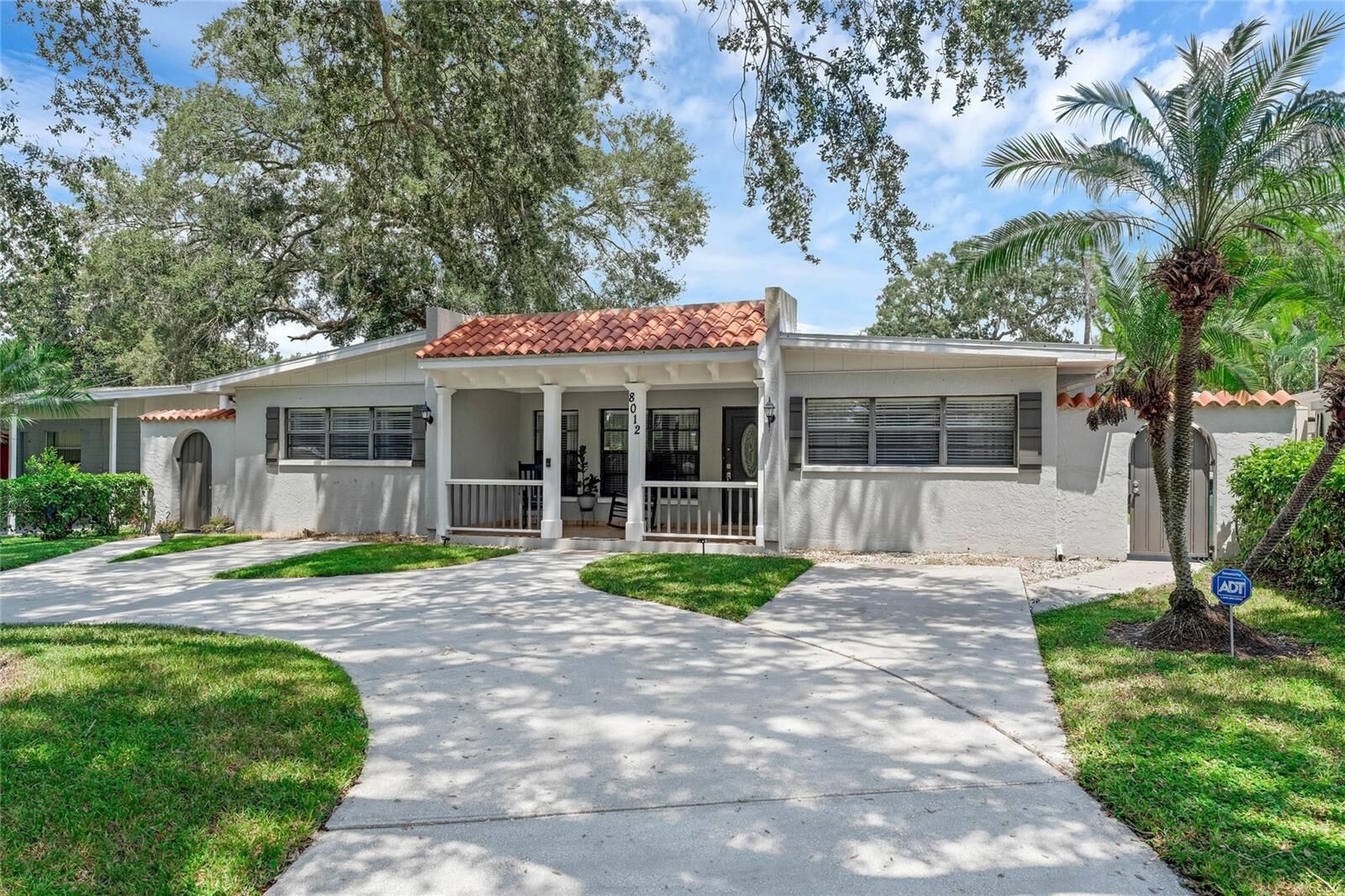 Property Photo:  8012 N Ola Avenue  FL 33604 