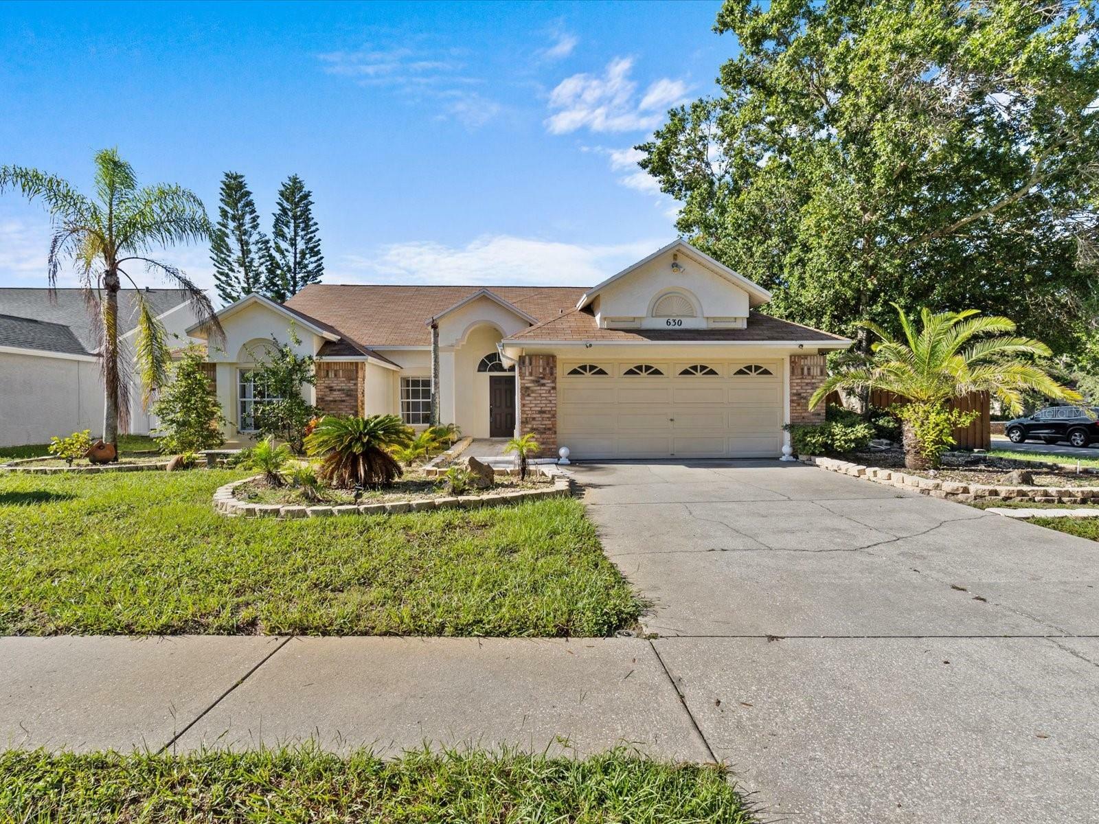 Property Photo:  630 Bayside Drive  FL 34689 