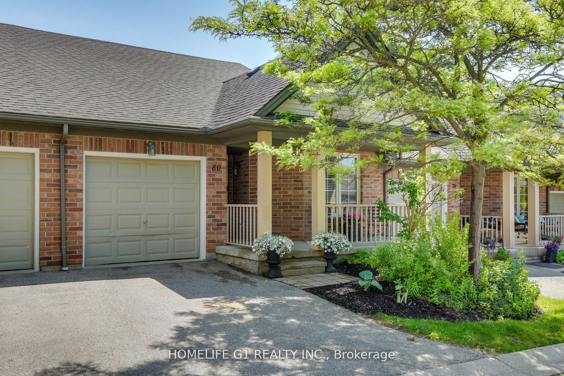 Property Photo:  320 Ambleside Dr 80  ON N6G 5H8 